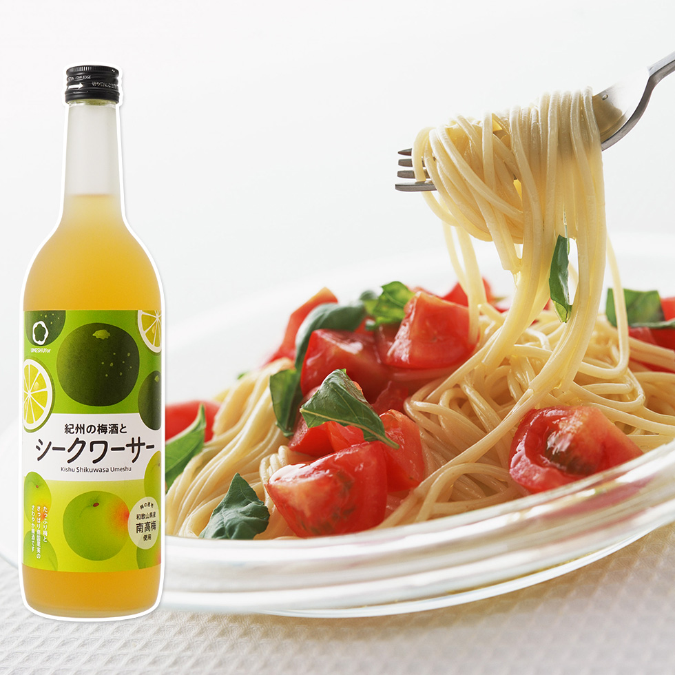 紀州のシークァーサー梅酒。梅酒の甘さをシークァーサーの酸味で抑えたすっきりとした味わいで、南国の香り漂う新感覚の梅酒です。